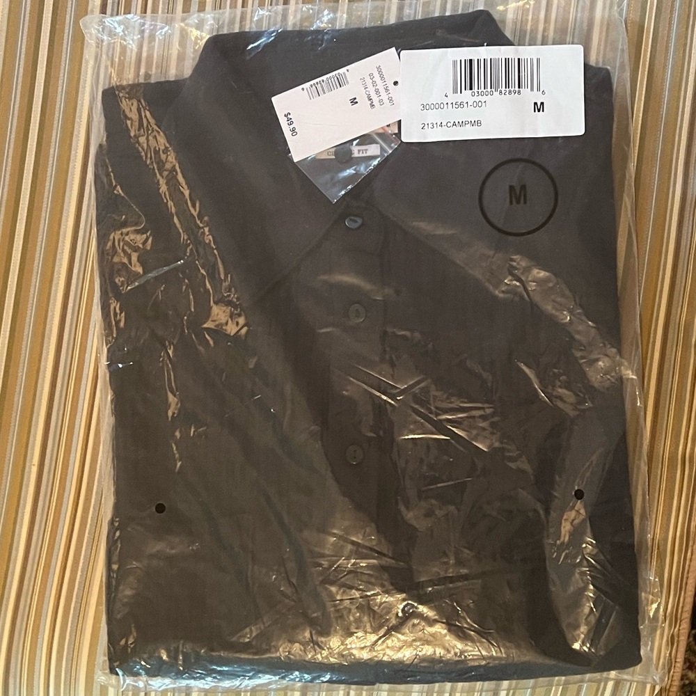 Ricki’s gauze button down long sleeve shirt. Classic fit. NWT.